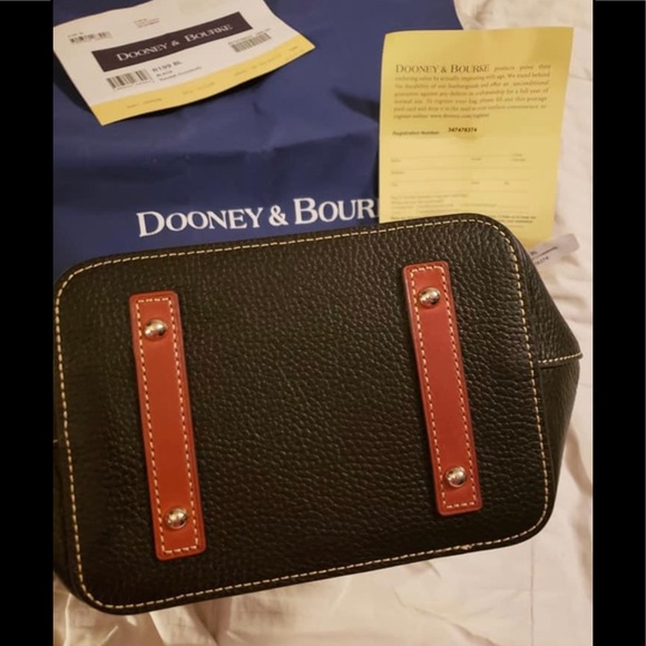 Dooney and Bourke Drawstring handbag - Picture 2 of 3